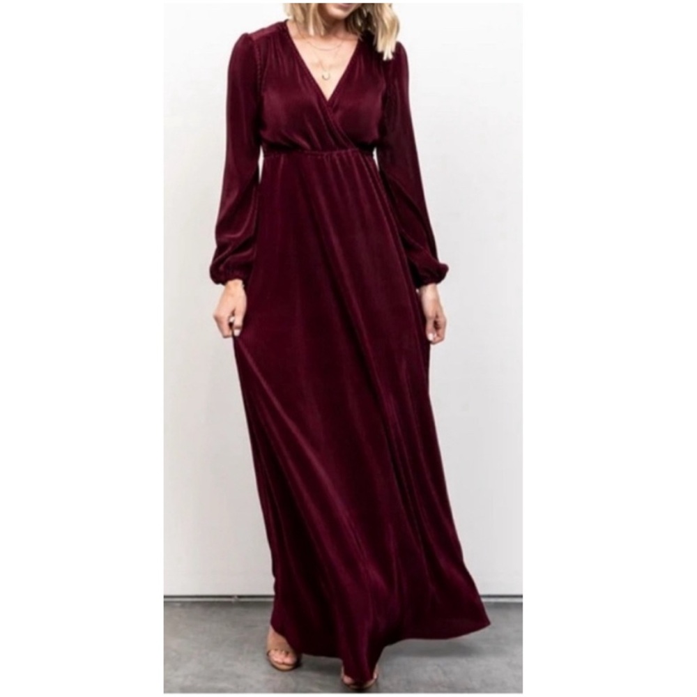 Elegant Burgundy Maxi Dress
